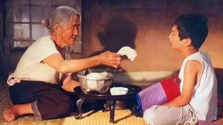 หลานชายอยากกินเคเอฟซี คุณยายเลยตุ๋นไก่ให้หนึ่งตัว แต่เขากลับยกหม้อทั้งใบไปซะงั้น!