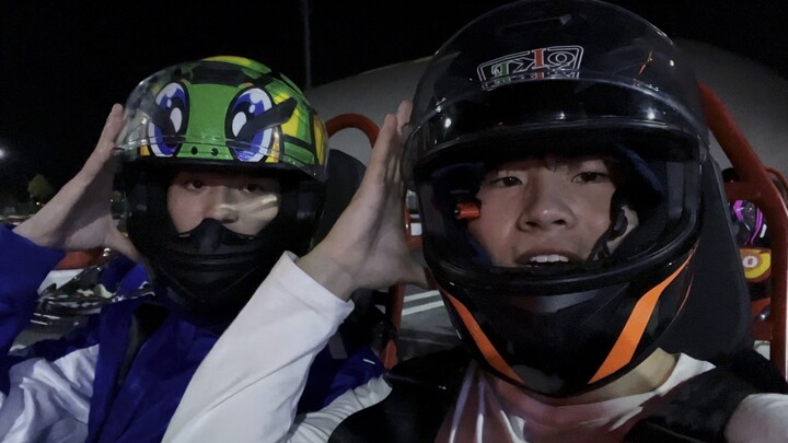 Senior, let's race together!