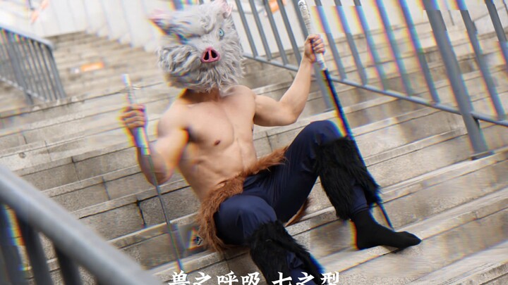 Chengdu 2023 May 1st World Line Comic Exhibition Real-life version of Pigs Advance