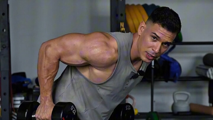 Bro, Begini Cara Latihan Tubuh Bagian Atas Pakai Dumbel!