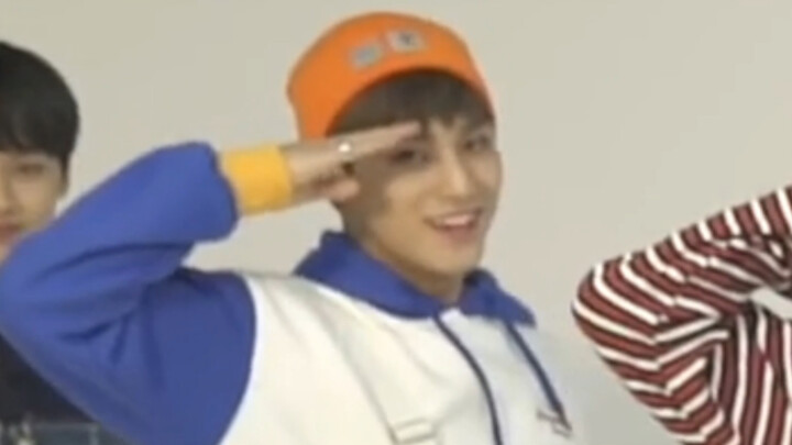 【金珉奎】内含激萌小土狗一枚｜呜呜呜呜呜呜好清纯好可爱好会表情管理的幼年体敏葵老婆 好喜欢