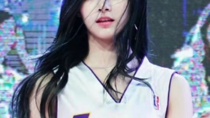 A girl group that still can’t wink after years in the industry