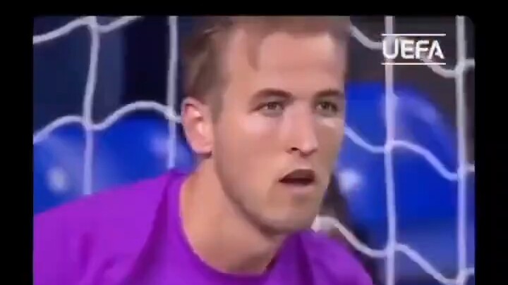 Uncle Kane even played as a goalkeeper—can you believe it? 😂😂😂