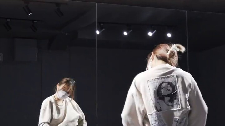 I was pulled in to promote my song (uninvited | BSS-Fighting practice room version tutorial will be 