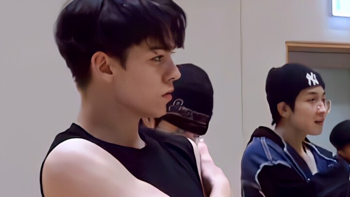 นอนซะ! รอจนตายก่อนค่อยนอน! คัทนี้ทำเอาฉันแทบบ้าเลย อ่า...