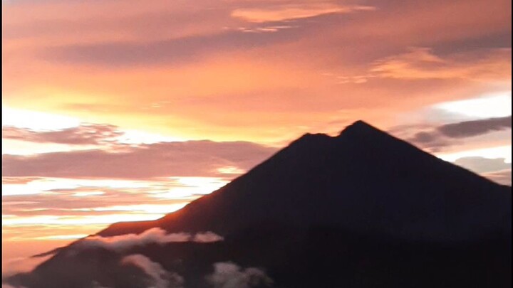 keindahan pemandangan di bukit nanggi lombok