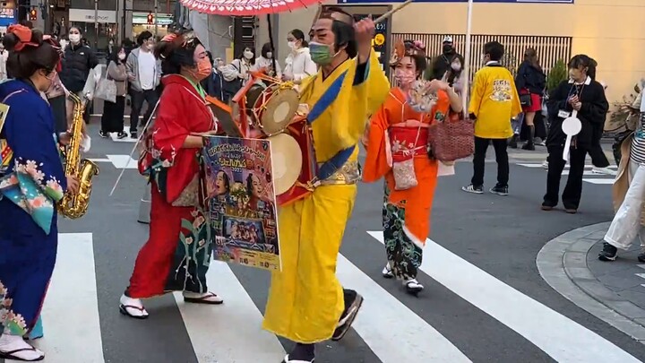 Datanglah ke festival bersama mama! !