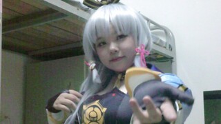 Berani cosplay Kamisato Ayaka di Pesta Tahun Baru