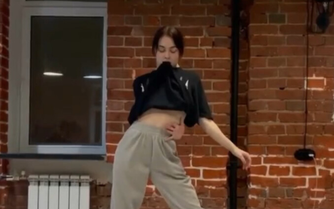[Original Choreography] It's so weird! Who would have thought that the most weird version of this so
