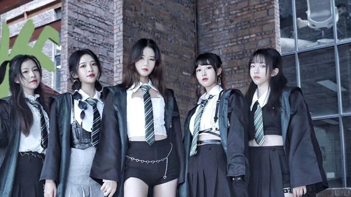 Kakak perempuan senior dari Akademi Ular tergila-gila padamu! Lagu ITZY-LOCO Hogwarts dirilis?