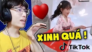 HÙNG AKIRA LẦN ĐẦU XEM TIK TOK TRIỆU VIEW CỰC HÀI HƯỚC ĐẦY BẤT NGỜ THÚ VỊ