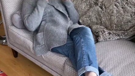 บริการให้คำปรึกษาทางจิตวิทยาของสุภาพสตรีผิวขาวมั่งคั่ง ชั่วโมงละ 200 ดอลลาร์สหรัฐ