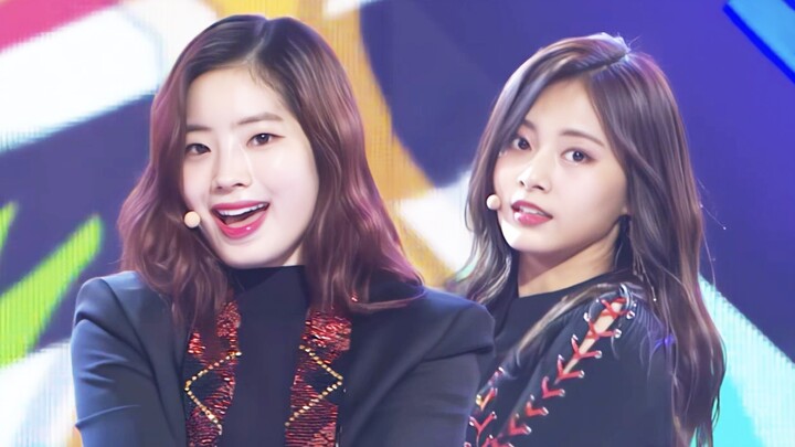 【4K 60fps】No one should miss this LIKEY version! TWICE’s year-end stage with PART swaps at the 2017 