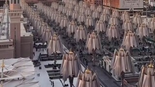 Payung ber-AC dari Arab Saudi, kemiskinan membatasi imajinasiku.