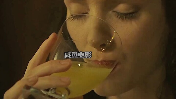 Bộ phim kinh dị lãng mạn năm 1992 “Dracula” nổi tiếng với thẩm mỹ đỉnh cao và không khí rùng rợn. Ph