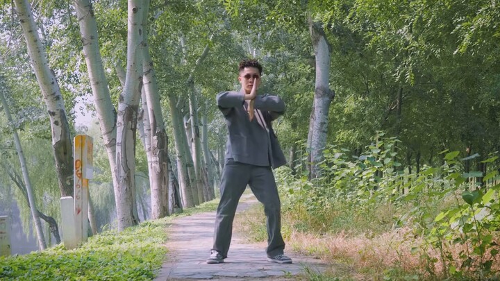 Even Egyptian hands can be soulful! Elegantly dancing to "Just the Two of Us" [Figo]