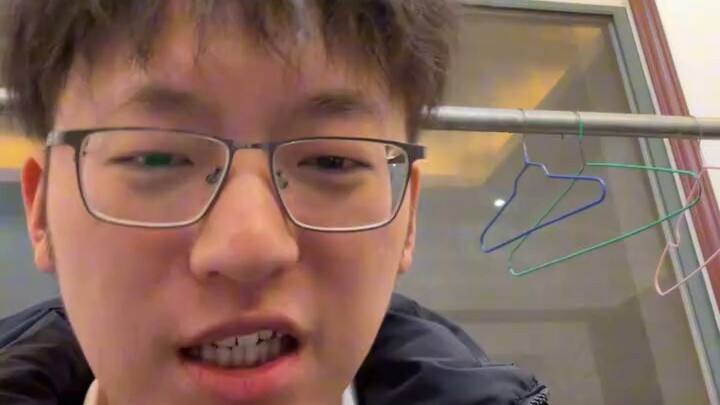 On the first day of the Chinese New Year, I met a kid in the cinema. I tried my best but couldn't de