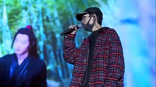 20191101 Xiao Zhan dengan radang tenggorokan berlatih "Uninhibited" di konser Nanjing