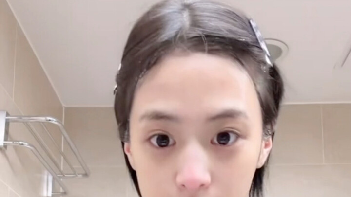 Ahyeon Jung Ah-hyun: 730k like cho màn dậy sớm mặt mộc nhảy nhót dễ thương!