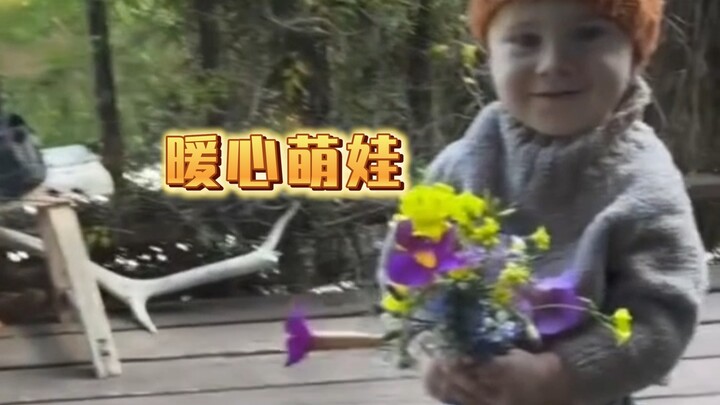 Dear Mom, all the flowers are for you～