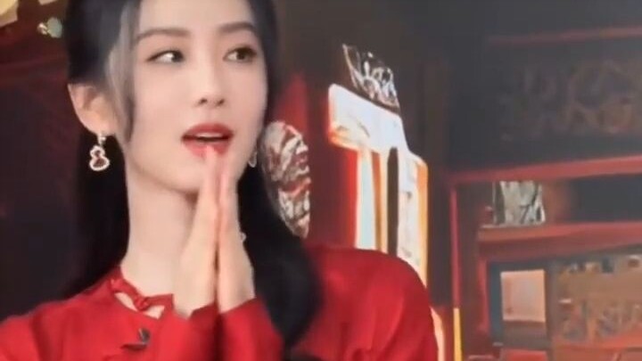ธีมหลักของ Liu Shishi: ถ้าคุณเปรียบเทียบความเซ็กซี่ไม่ได้ ก็ให้เปรียบเทียบมารยาทด้วย
