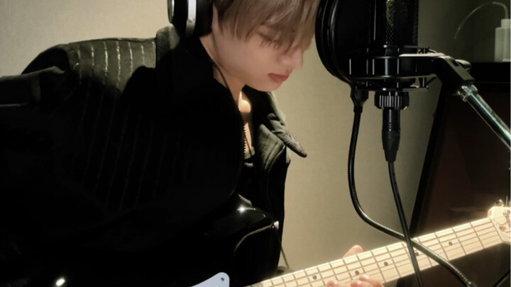 So heartfelt and sincere! Park Jung-seong plays and sings the Cantonese song "First Love" on guitar!