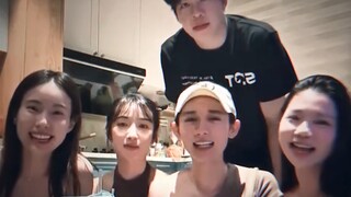 "يُقال إن الإنسان ينظر بشكلٍ لاشعوري نحو الشخص الذي يحبه."