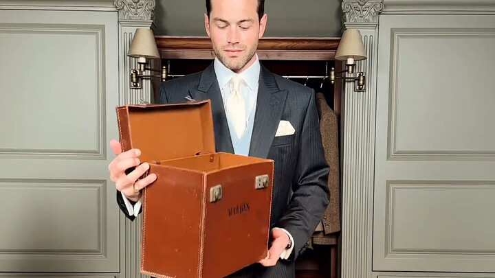 ชุดราตรีเช้า (Morning Coat)