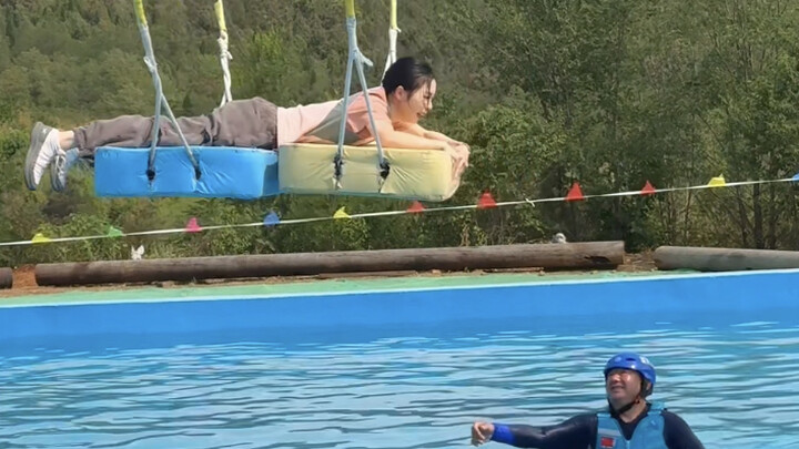 Thôi nói thật đi, kỳ thực tôi đến đây để lao về phía trước mà ngủ đấy!