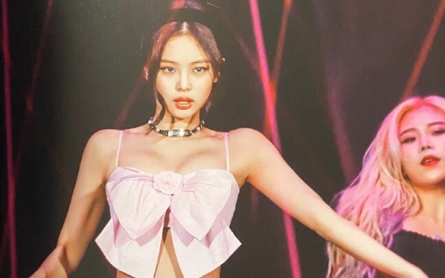 Tổng hợp màn rap tiếng Anh bùng nổ của Jennie trong chuyến lưu diễn tại Nhật Bản