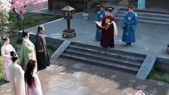 Nữ hài vốn có dung mạo tuyệt thế