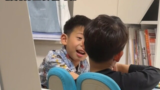 Kakak sebenarnya bukan kakak, baru menjadi kakak sejak hari kamu lahir