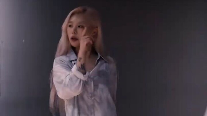 240404 Wheein Huiren-Shh ห้องซ้อมเต้น 丨 ลูกหมาน่ารักกลายเป็นน้องสาวหน้าเย็นชาในไม่กี่วินาที