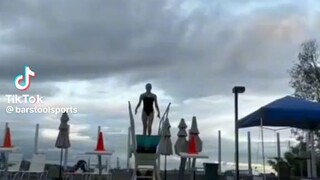 GANDA NG DIVE NI ATE, LALIM PALA NG POOL