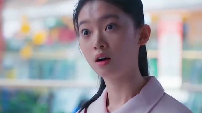 A couple pretended to argue just to eat barbecue, and when the older sister found out, she was besid