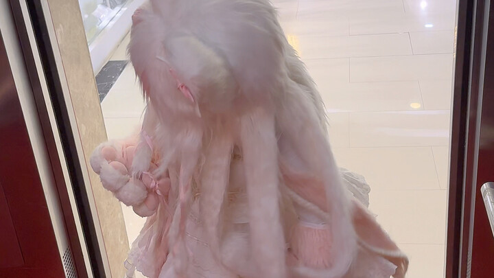 Cái gì cơ? Hừ, khó chịu quá!