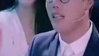 So tài giàu có với hiệu trưởng?