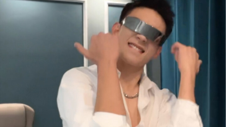 极限扭胯……火车摇快进版，帅气小哥哥性感舞蹈