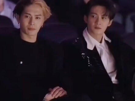 I’m seriously dying of laughter over these two goofballs, Jackson Wang and Tan Jianci! They were so 