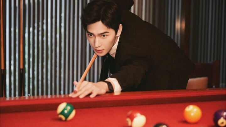 "How do you describe a person who looks very good? You look like Yang Yang" The host looks like a re