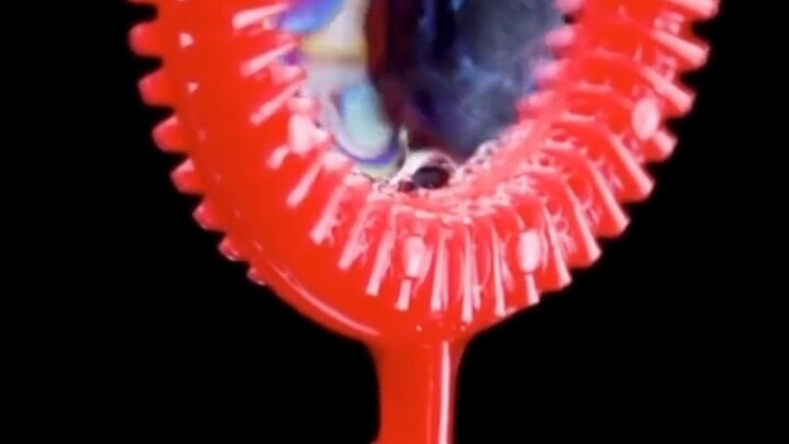 This is how the capsule you swallow dissolves...