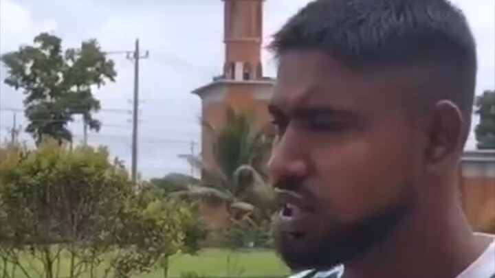 ‘আমার বাপেরে কো-পা-ই-ছে, দুই ভাই ওরে কো-পা-ই-ছি’