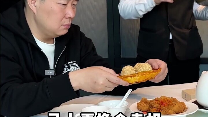 Ba năm rồi tôi chưa về Hồng Kông để thăm khách sạn Prince của mình, không ngờ lại xảy ra chuyện thế 