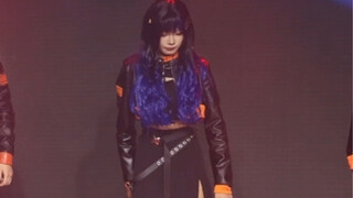 إنها مجرد هراء تام، تصوير مباشر (مزيف) لـ CR يونغ زي باي شيه شينغ وي