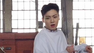 อีแทจ็องกุกเผยทรงผมสั้นล่าสุด ทรงหน้าม้าสไตล์อเมริกันสุดเท่ อัปเดต TikTok 231203 ถ่ายสดความละเอียดสู