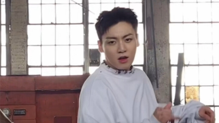 Jin's latest short hairstyle revealed—handsome American-style quiff. TikTok update on 231203, high-d