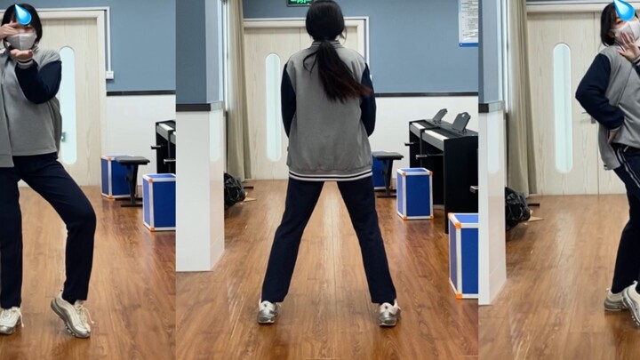 After the folk dance, we went to the piano room next door to dance (G)I-DLE's UH-OH