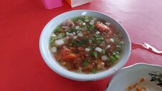 makan sop iga sama ketan rempeyek udang