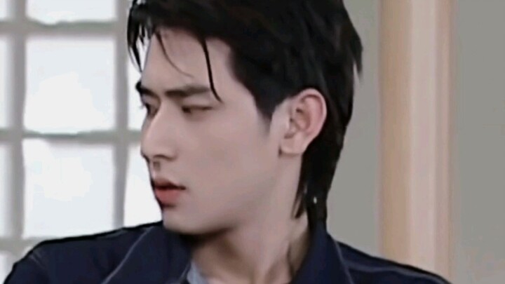 Ngakak, berwajah seperti ini masih mau menarik perhatian?