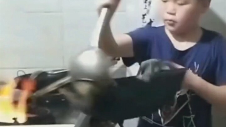 Koki: Bagaimana ini? Rasanya dia lebih profesional daripada saya.